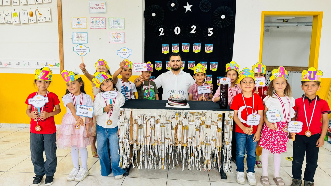 1. Sınıf Öğrencilerinin Okuma Bayramı Coşkusu